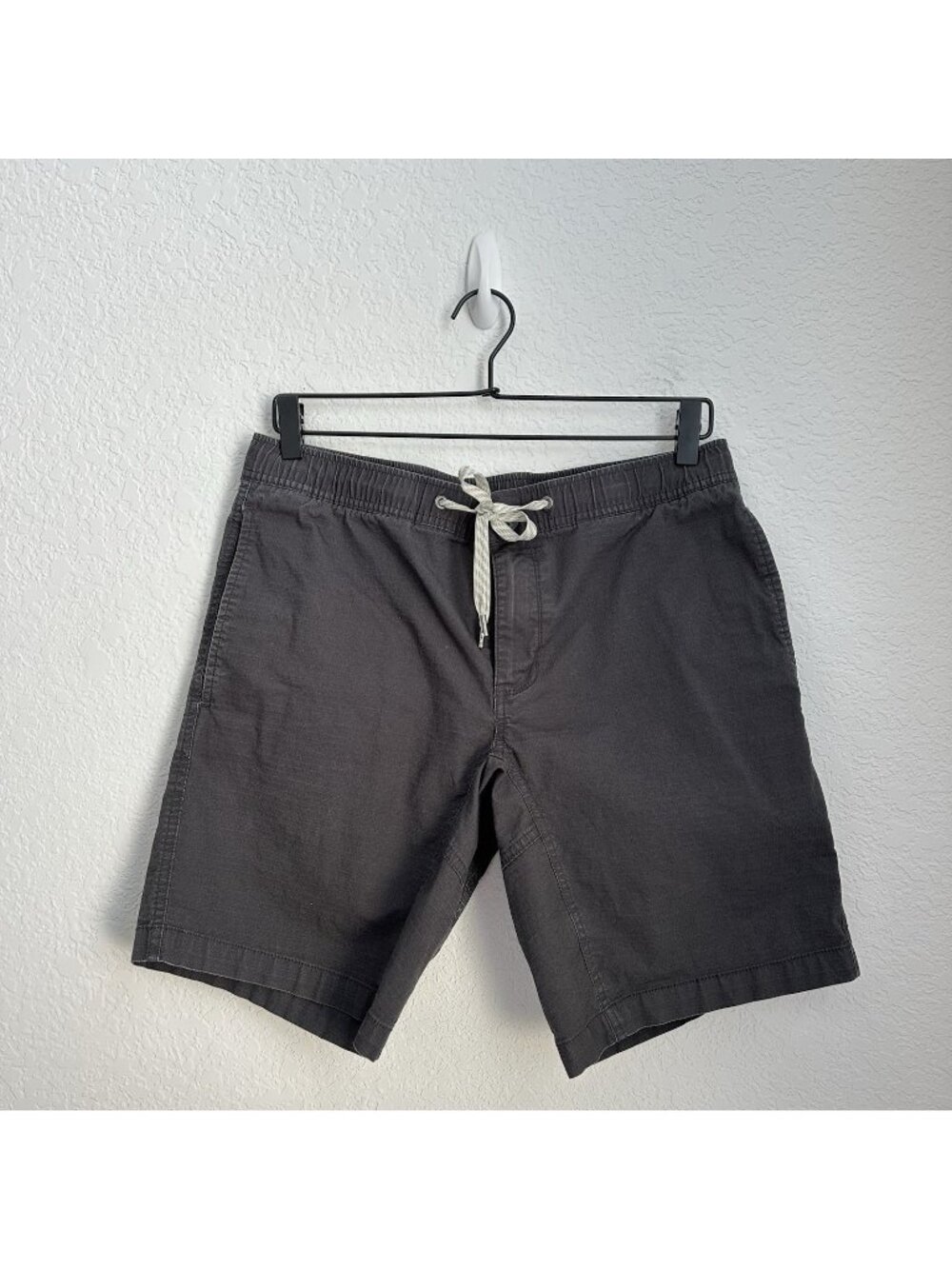 Vuori Ripstop Gray Shorts Men's Size S Adjustable Waist Workout Performance